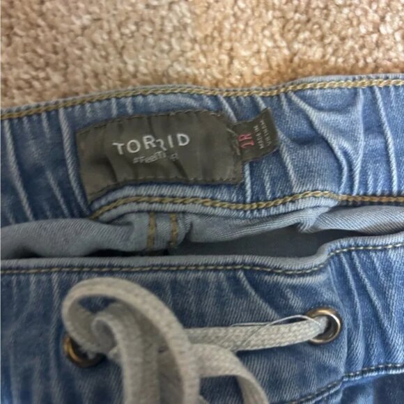 Torrid Pull On Boyfriend Straight Super Soft Mid Rise Jeans - Picture 4 of 7